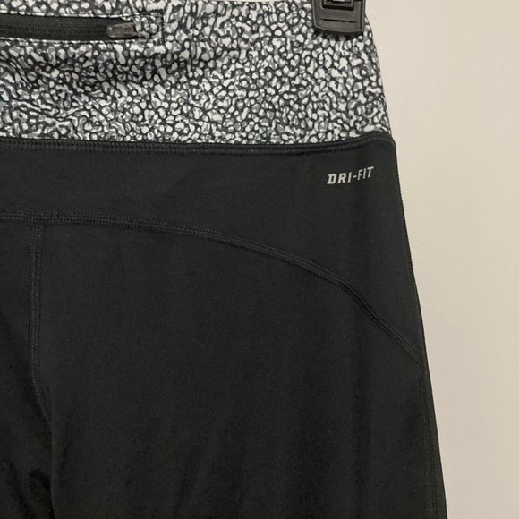 Nike Black and White Patterned Dri Fit Drawstring Capri Legging - Picture 7 of 8